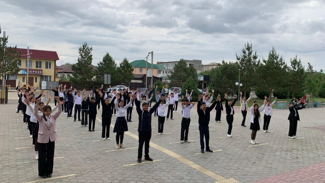 «Менің мектебім буллингке қарсы!» ұранымен мектебімізде жалпы республикалық флешмоб өткізілуде.